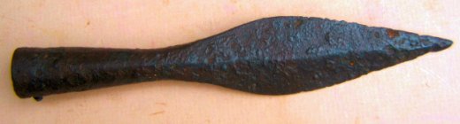 A FINE 10TH-11TH CENTURY VIKING SPEAR HEAD