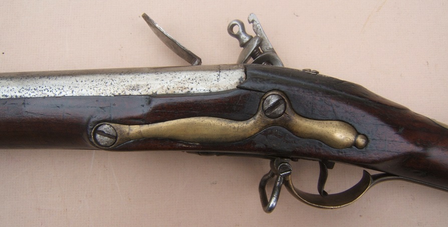 A VERY GOOD & RARE COMMERCIALLY MANUFACTURED FRENCH & INDIAN/AMERICAN REVOLUTIONARY WAR PERIOD FIRST MODEL/LONGLAND PATTERN 1756 ROYAL ARTILLERY BROWN BESS CARBINE, ca. 1760 view 5