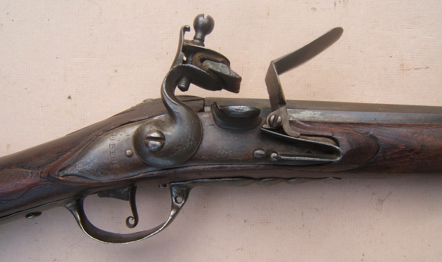 A VERY FINE & EARLY COLONIAL/AMERICAN REVOLUTIONARY WAR PERIOD DUTCH MUSKET, ca. 1710-1720 view 3