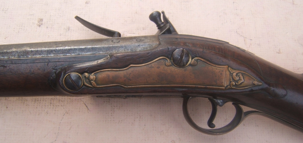 A VERY FINE RARE COLONIAL PERIOD ENGLISH EXTENDABLE BUTT FLINTLOCK CARBINE, ca. 1750 view 5