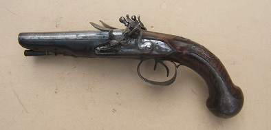 A VERY GOOD REVOLUTIONARY WAR PERIOD FRENCH DOUBLE BARREL FLINTLOCK OFFICER'S PISTOL, ca. 1760 view 2