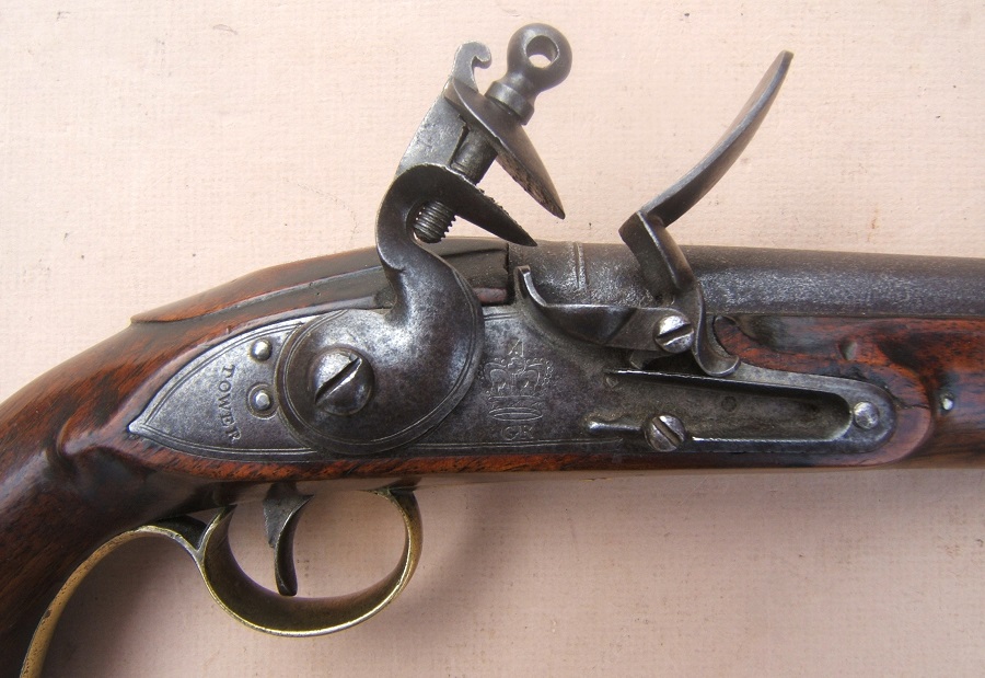 A VERY FINE NAPOLEONIC/WAR OF 1812 PERIOD ENGLISH PATTERN 1796 LIGHT DRAGOON FLINTLOCK PISTOL, ca. 1810 view 3