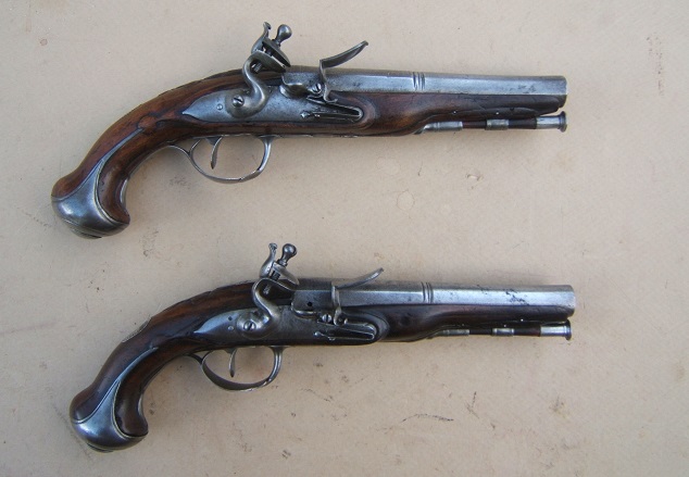 A FINE PAIR OF REVOLUTIONARY WAR PERIOD FRENCH FLINTLOCK OFFICER'S PISTOLS, ca. 1760-1770s view 1