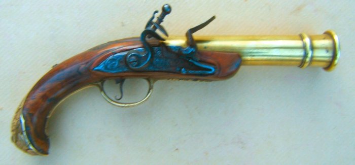 A VERY RARE BREECH-LOADING REVOLUTIONARY WAR PERIOD FRENCH FLINTLOCK NAVAL OFFICER'S FLARE/PRYOTECHNIC PISTOL, ca. 1760-1770 view 1