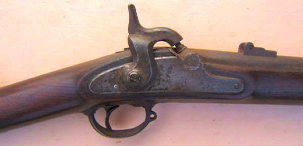 A VERY GOOD CIVIL WAR USED US MODEL 1863 SPRINGFIELD MUSKET & WOOL-COVERED CIVIL WAR SOLDIER'S CANTEEN, dtd. 1864 view 3