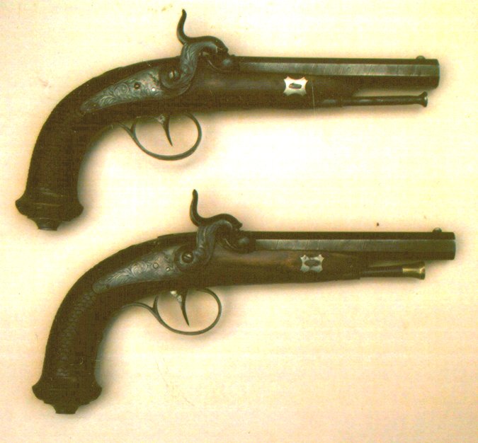 A VERY GOOD PAIR OF CONTINENTAL PERCUSSION OFFICER'S PISTOLS, ca. 1840s