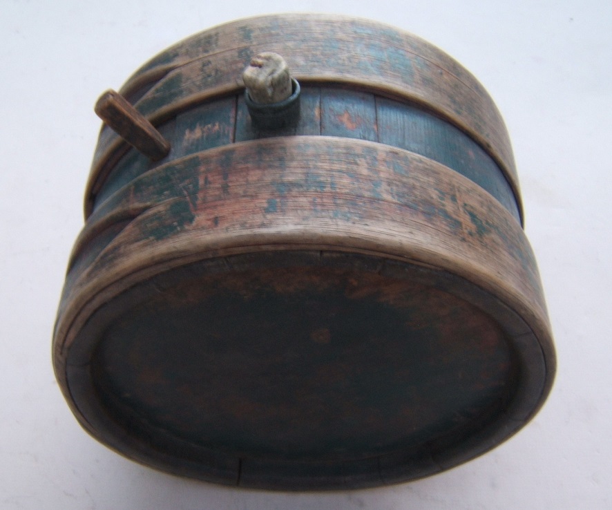 A LARGE & RARE AMERICAN REVOLUTIONARY WAR PERIOD AMERICAN SOLDIER'S  “WAGON TYPE” CANTEEN, ca. 1770view 3