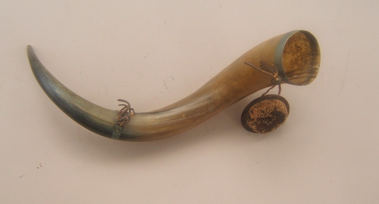 A VERY GOOD LATE 19th/EARLY 20TH  CENTURY RUSSIAN/SCANDINAVIAN DRINKING HORN, ca. 1890 view 2