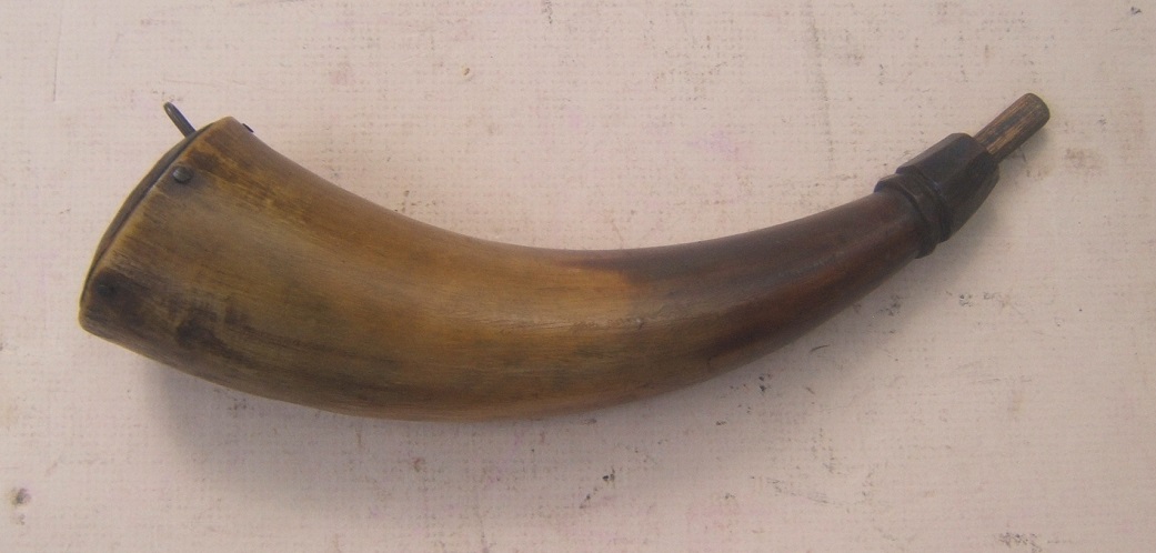  A VERY GOOD AMERICAN REVOLUTIONARY WAR PERIOD POWDER HORN, ca. 1770 view 1