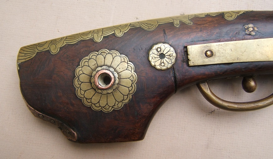 A VERY FINE QUALITY EDO PERIOD JAPANESE SNAP MATCHLOCK TEMPLE PISTOL, ca. 1800 view5