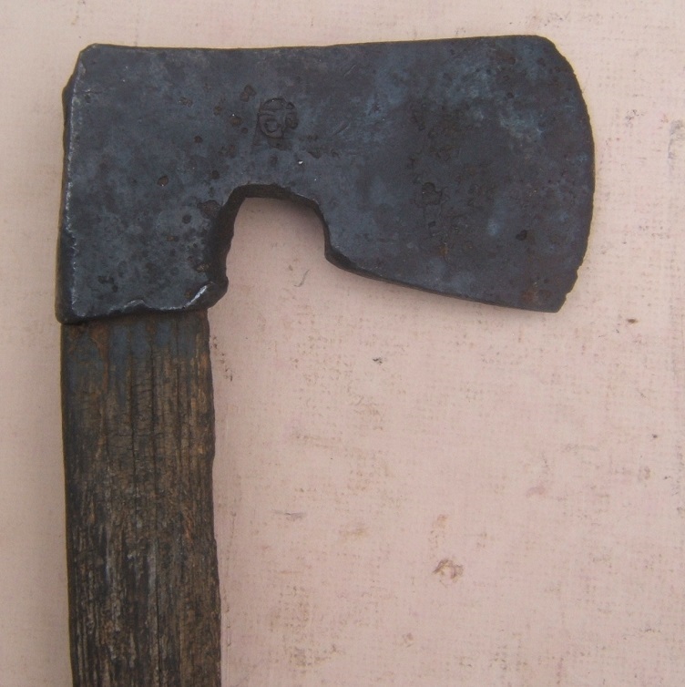 A VERY GOOD & EARLY COLONIAL PERIOD SOLDIER'S BELT-AXE TOMAHAWK, ca. 1650-1720 view 4
