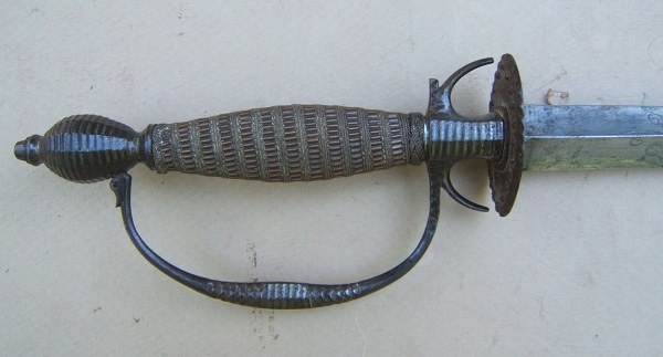 A VERY GOOD REVOLUTIONARY WAR PERIOD CHISELED-STEEL HILT SMALLSWORD, ca. 1770 view 3
