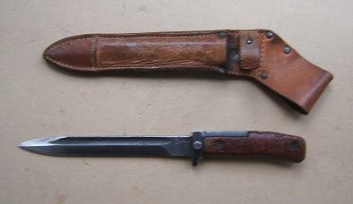 A FINE CZECK MODEL (19)58 CZ-58 BAYONET & SCABBARD, ca. 1960 view 2