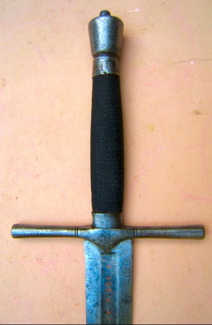 A VERY GOOD+ 17TH CENTURY GERMAN EXECUTIONER'S (BEHEADING) SWORD, ca. 1650 view 1