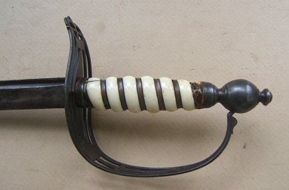 A VERY GOOD+ IVORY & PIERCED/CHISELED STEEL MOUNTED REVOLUTIONARY WAR PERIOD ENGLISH SHORT SABER, ca. 1770 view 3