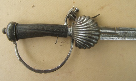 A VERY GOOD & RARE COLONIAL PERIOD ENGLISH SWORD-PISTOL, ca. 1730 view 1