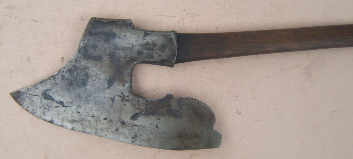 A FINE EARLY 16TH/17TH CENTURY EUROPEAN (GERMAN?) FELLING AXE, ca. 1550-1600 front