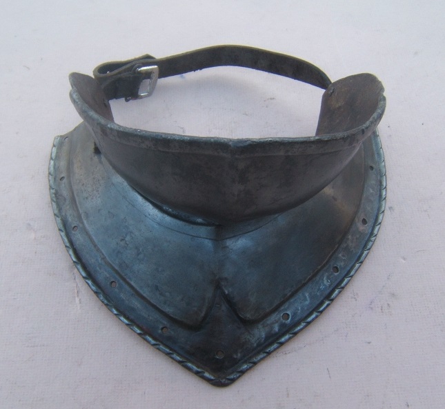 A GOOD VICTORIAN/EDWARDIAN PERIOD COPY OF A 16TH CENTURY GERMAN CLOSED-HELM'S BEVOR, ca. 1900-1920 front