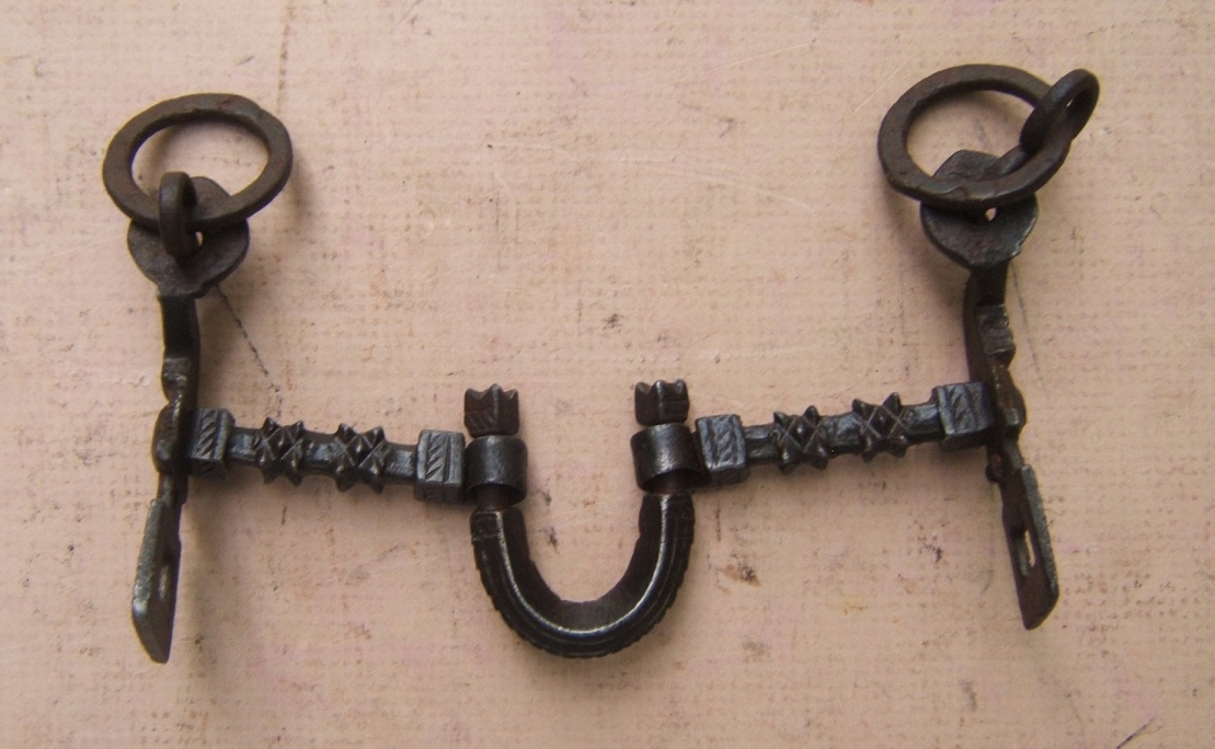 A SCARCE LATE MEDIEVAL PERIOD/EARLY 16TH CENTURY GERMAN/ITALIAN (KNIGHT'S) HORSE'S BIT, ca. 1500 front
