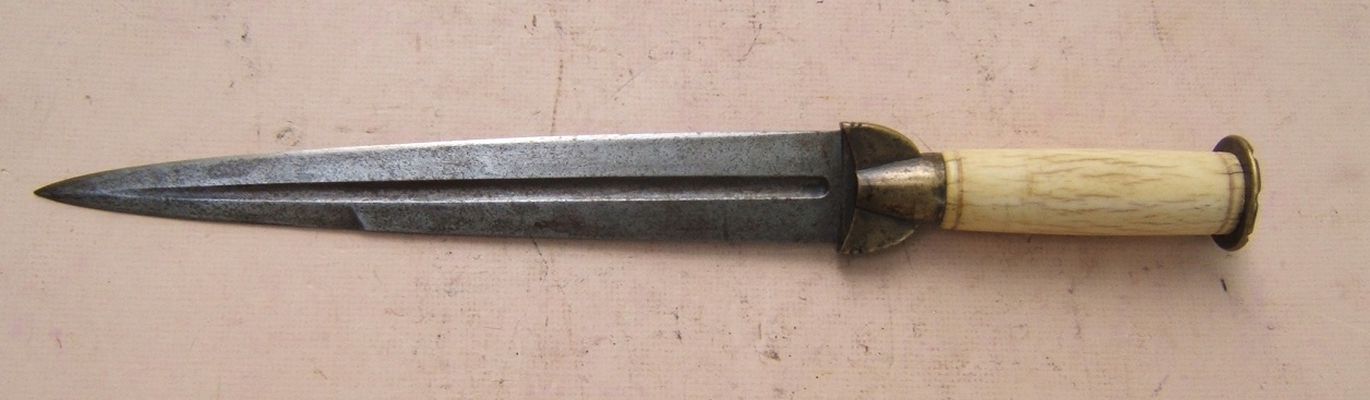 A FINE VICTORIAN/EDWARDIAN PERIOD COPY OF A 15TH CENTURY SCOTTISH BOLLOCK DAGGER/DIRK, ca. 1890-1920 back