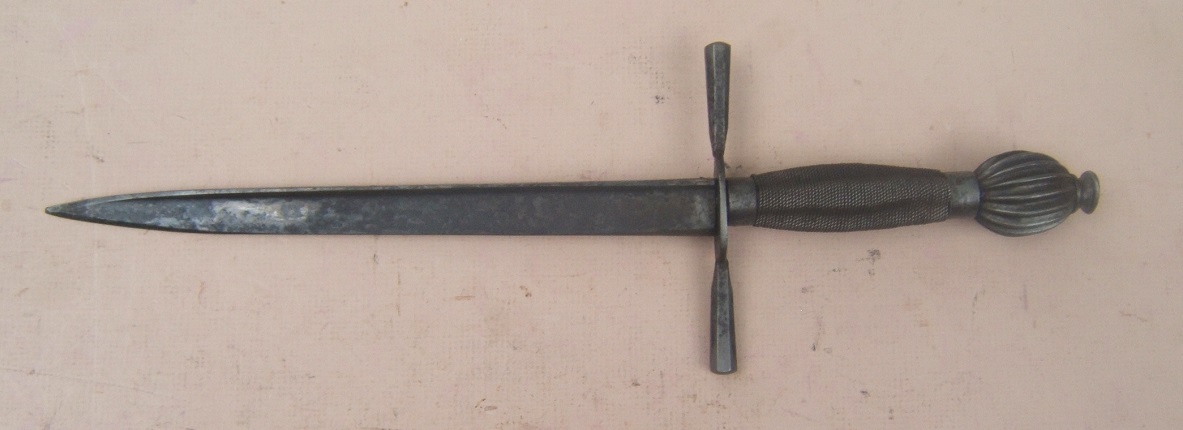 A VERY GOOD LATE VICTORIAN/EDWARDIAN PERIOD COPY OF A GERMAN 16TH CENTURY KNIGHTLY DAGGER, ca. 1550/1920  front