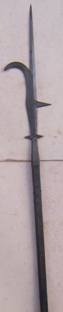 A FINE 19TH CENTURY ARMOURER'S COPY OF A 16TH CENTURY EUROPEAN (ITALIAN/GERMAN) BILL/RONCONE, ca. 1890 back
