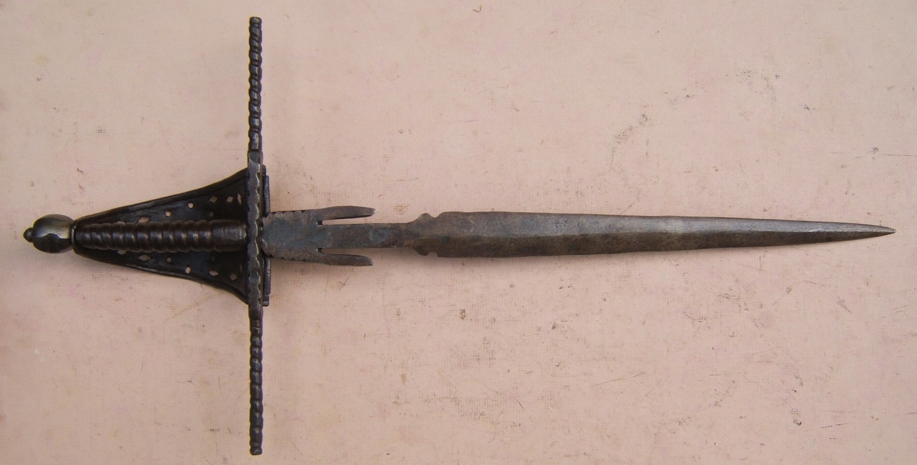 A FINE 19TH CENTURY SPANISH MAIN-GAUCHE/LEFT-HAND DAGGER w/ SWORD-BREAKER, ca. 1850 front