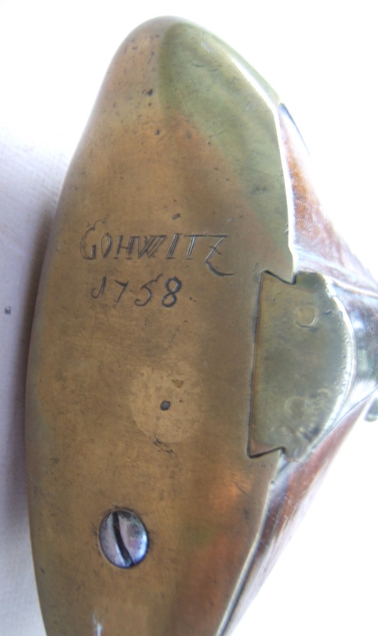 A FINE QUALITY COLONIAL PERIOD BRASS MOUNTED GERMANIC FLINTLOCK 