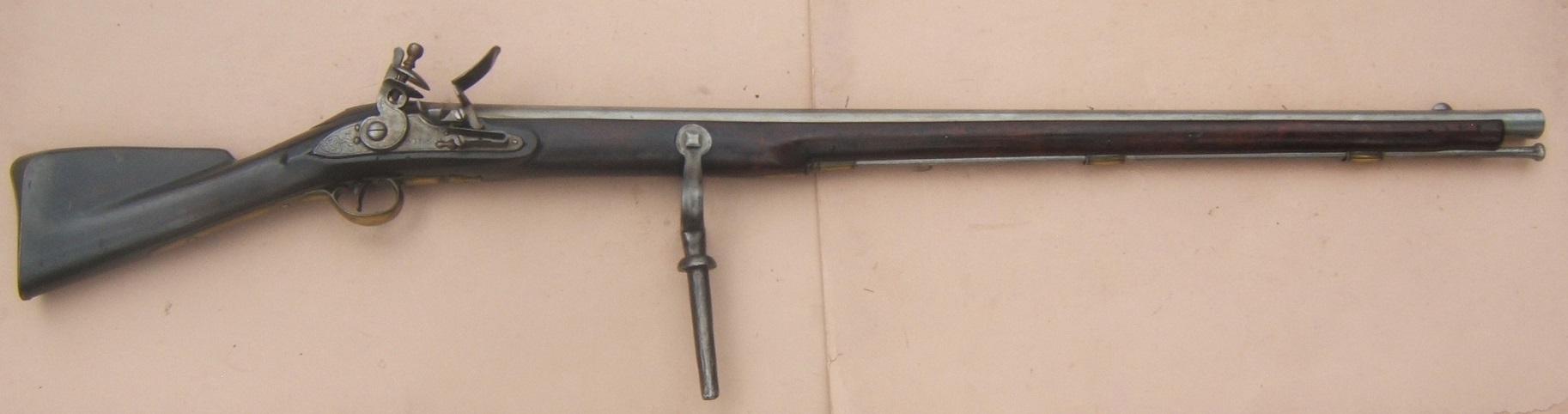 A VERY RARE & EXCELLENT/MUSEUM CONDITION NAPOLEONIC WAR PERIOD PATTERN 1778 BROWN BESS RAMPART/WALL GUN by “RICHARD WILSON”, Dtd. 1793/4 view 1