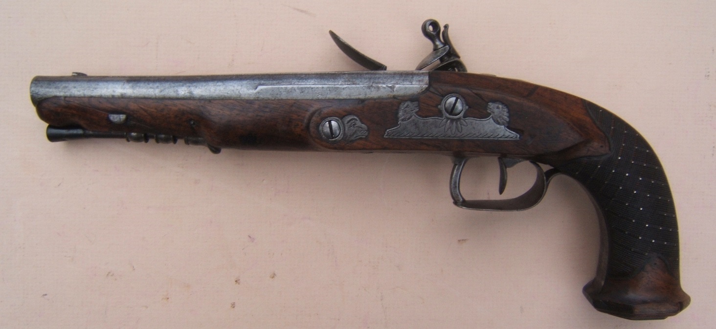 A VERY FINE FRENCH EMPIRE/NAPOLEONIC PERIOD RIFLED-BORE FLINTLOCK OFFICER'S PISTOL, ca. 1800 view 2