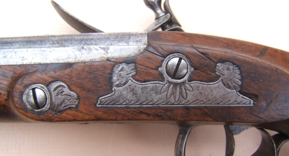 A VERY FINE FRENCH EMPIRE/NAPOLEONIC PERIOD RIFLED-BORE FLINTLOCK OFFICER'S PISTOL, ca. 1800 view 4