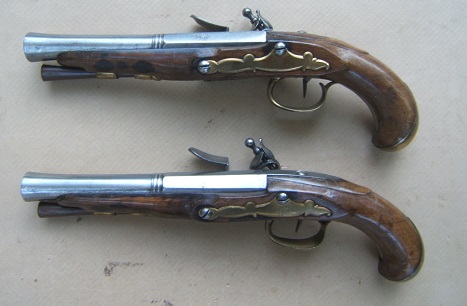 A VERY FINE PAIR OF REVOLUTIONARY WAR PERIOD FRENCH FLINTLOCK BLUNDERBUSS (NAVAL?) OFFICER'S PISTOLS, ca. 1770 view 2