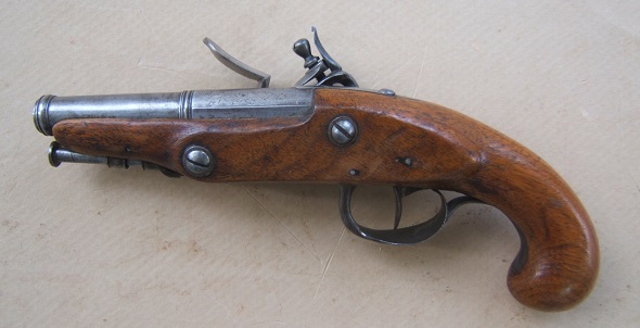 A FINE QUALITY NAPOLEONIC WAR PERIOD FRENCH FLINTLOCK GREATCOAT TYPE OFFICER'S PISTOL, ca. 1810 view 2