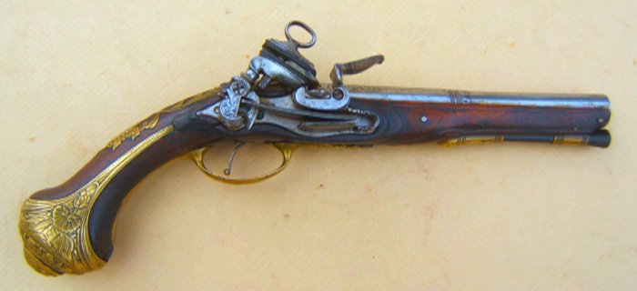 A FINE & SCARCE 18th CENTURY RIPOLL-TYPE (SPANISH) MIQUELET OFFICER'S PISTOL, ca. 1730s view 1