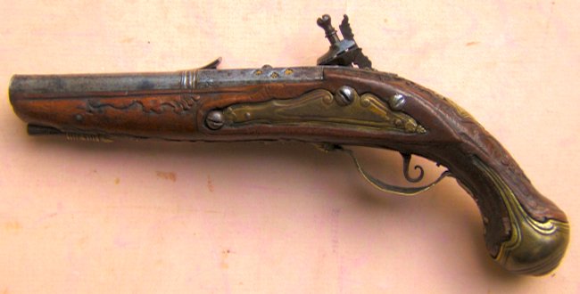 A VERY GOOD CENTRAL BOLOGNESE ITALIAN SNAPHANCE POCKET PISTOL, ca. 1720s view 2