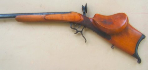 A FINE 19TH CENTURY 4 mm GERMAN PARLOR TYPE SCHUETZEN RIFLE 
(ZIMMERSCHUETZEN), ca. 1880 view 3