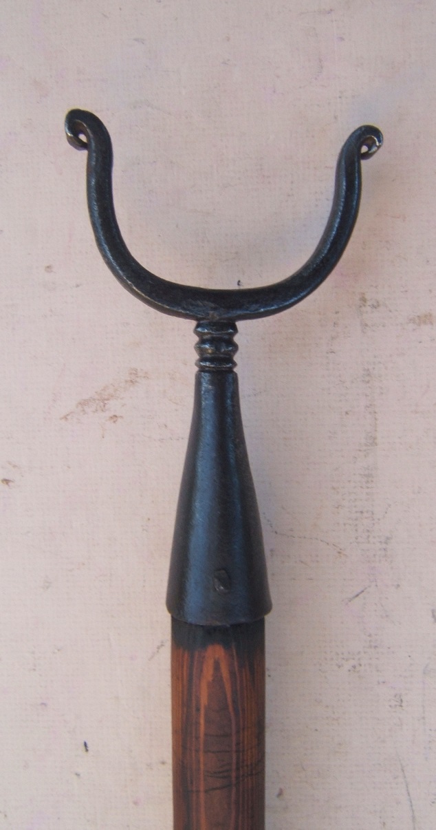 A RARE EARLY 17th CENTURY GERMAN/ITALIAN MATCHLOCK MUSKETEER�S MUSKET-FORK/REST, ca. 1620 view 2