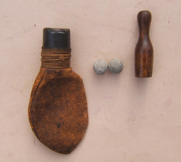A VERY GOOD AMERICAN REVOLUTIONARY WAR PERIOD LEATHER BALL -BAG/POUCH w/ POWDER-MEASURE, ca. 1770 view 2