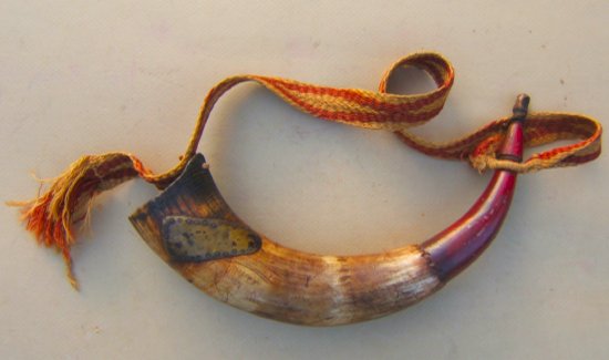 A VERY NICE AMERICAN MUSKET POWDER HORN, ca. 1770s- & LATER view 1