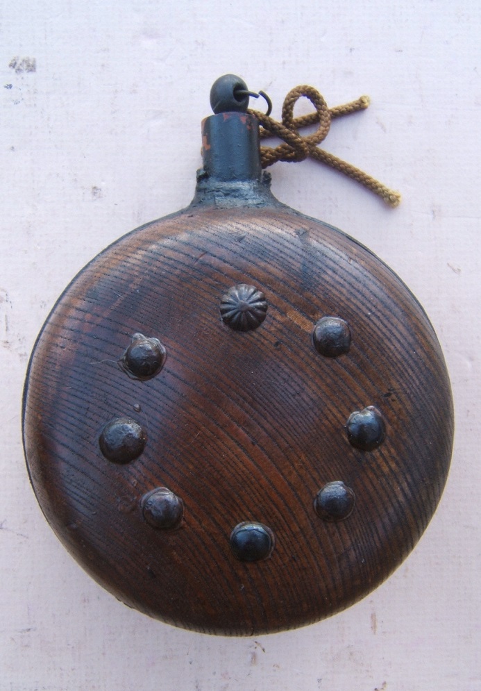  A RARE 18TH/EARLY 19TH CENTURY JAPANESE TEPPO TYPE CARVED WOODEN POWDER FLASK, ca. 1780-1800 view 1