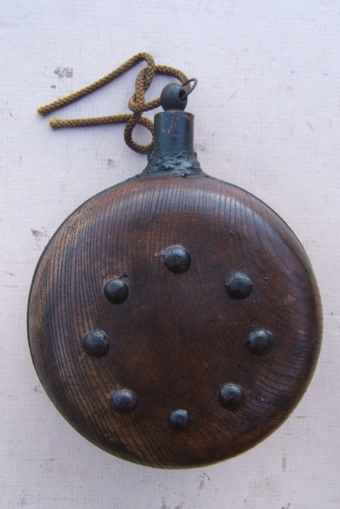  A RARE 18TH/EARLY 19TH CENTURY JAPANESE TEPPO TYPE CARVED WOODEN POWDER FLASK, ca. 1780-1800 view 3