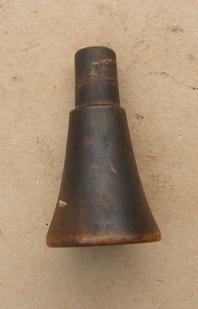 A VERY GOOD+ & SCARCE AMERICAN REVOLUTIONARY WAR PERIOD TURNED COW HORN POWDER-MEASURE, ca. 1770 view 2