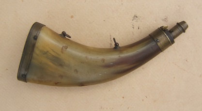 A VERY GOOD+ MID 19th CENTURY COMPRESSED/FLAT COWHORN POWDER HORN, ca. 1840 view 1