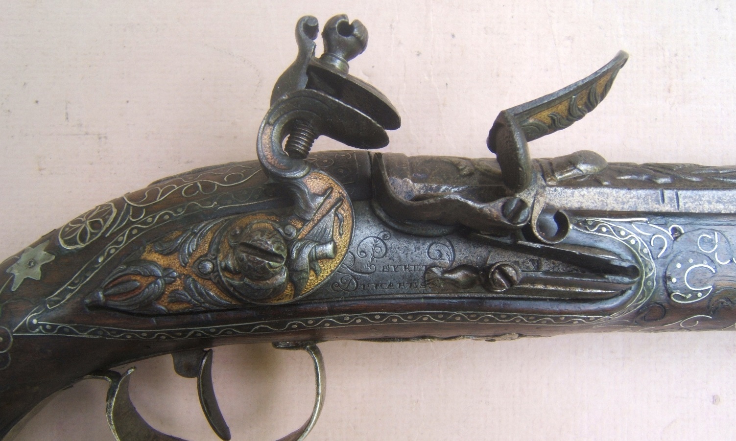 A VERY FINE QUALITY FRENCH SILVER MOUNTED & GOLD DAMASCENED FLINTLOCK HOLSTER PISTOL, by “PEYRTE DUMAREST” (FOR EASTERN/TURKISH MARKET, ca. 1780 view3