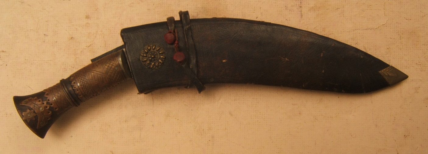 A VERY GOOD LATE 19th/20th CENTURY INDIAN KUKRI (KNIFE) & LEATHER SCABBARD w/ SHARPENER, ca. 1900 view2