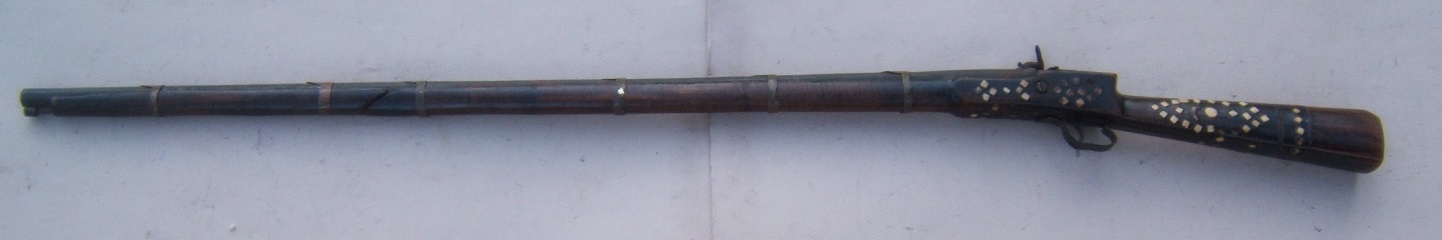 A MID-19TH CENTURY INDO-PERSIAN PERCUSSION MUSKET/TORADOR, ca. 1850 view2