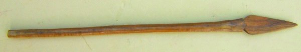 A VERY FINE EARLY 20TH CENTURY SOUTH PACIFIC (NEW GUINEA?) WOODEN SHORT-SPEAR, ca. 1920 view1