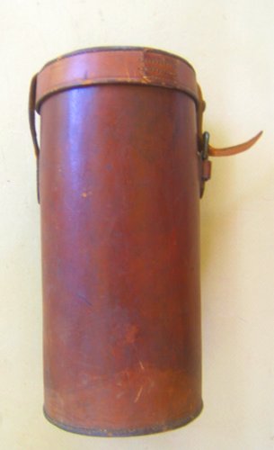 A FINE WW. II PERIOD US ORDNANCE MARKED LEATHER OPTICS CANISTER, ca. 1940 view1