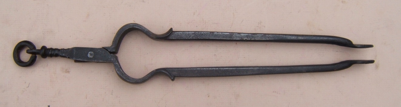 A FINE QUALITY PAIR OF AMERICAN REVOLUTIONARY WAR PERIOD SMALL-SIZE WROUGHT IRON FIREPLACE TONGS, ca. 1770-1800 view1