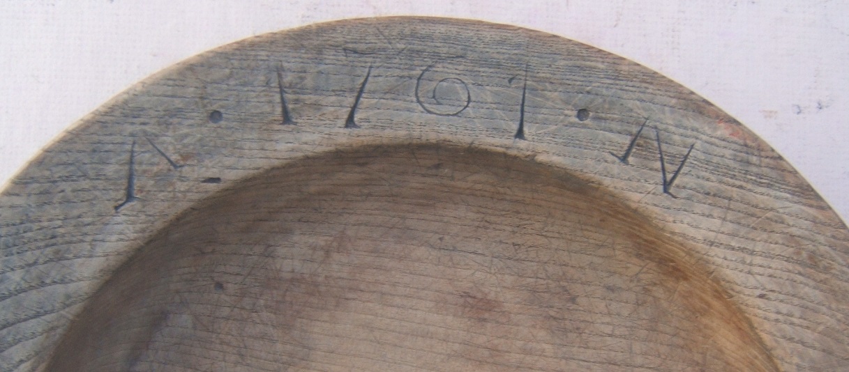 A VERY GOOD & SCARCE AMERICAN COLONIAL PERIOD (PENNSYLVANIA) DATED TREENWARE CHARGER/BOWL, DTD. 1761 view3